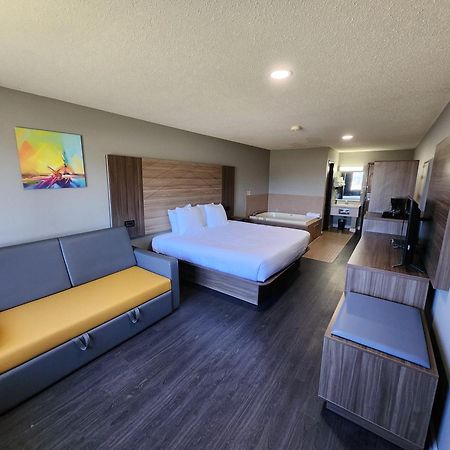 Super 8 By Wyndham Hayward Wi Motel Екстериор снимка