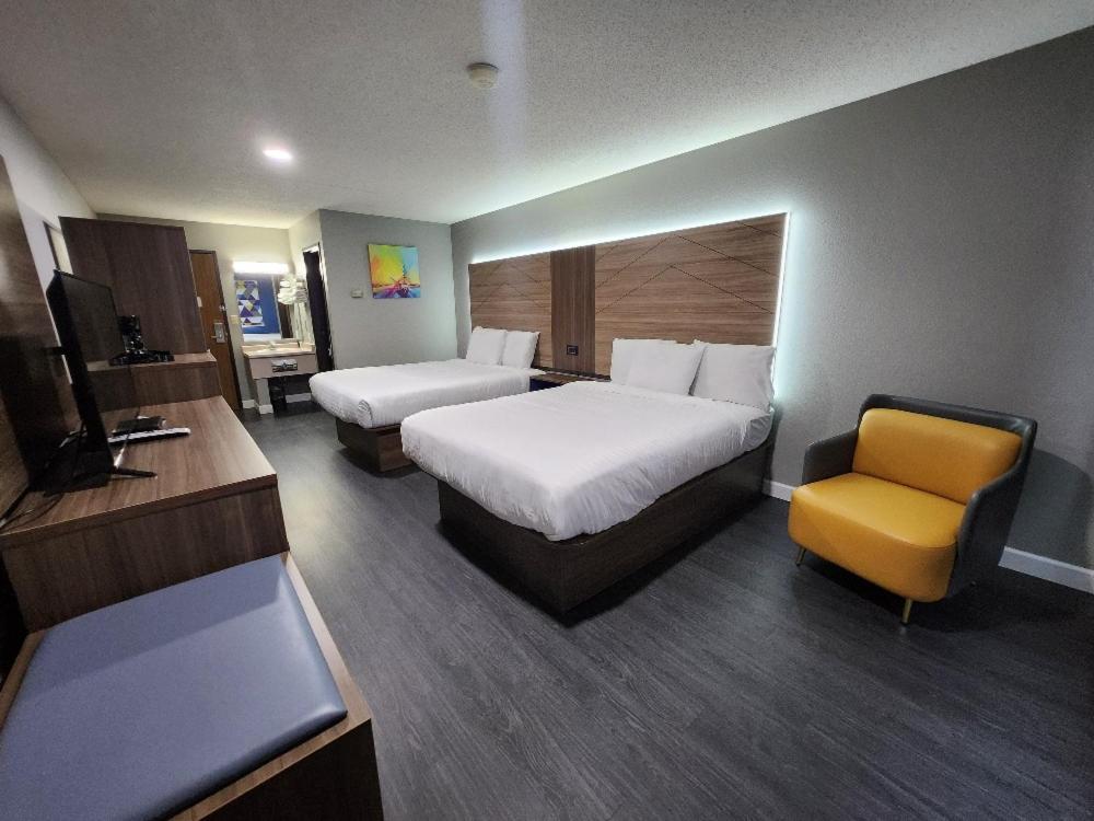 Super 8 By Wyndham Hayward Wi Motel Екстериор снимка