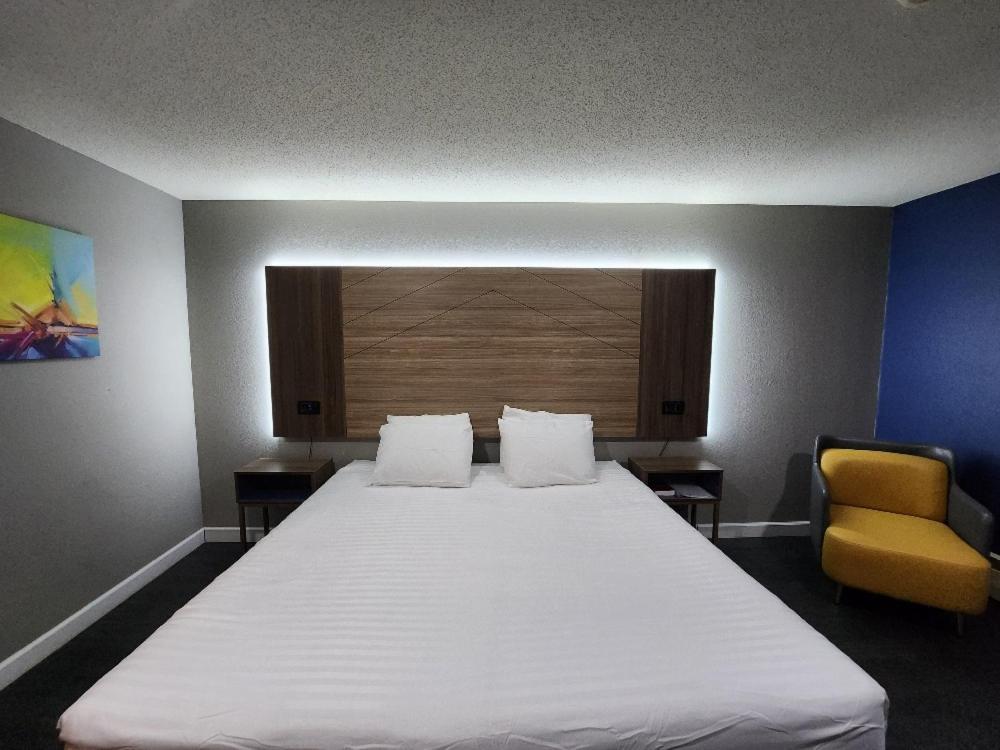 Super 8 By Wyndham Hayward Wi Motel Екстериор снимка