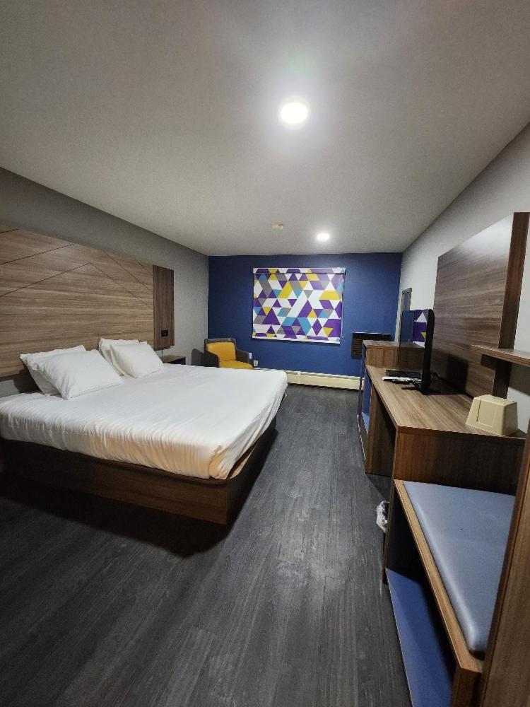 Super 8 By Wyndham Hayward Wi Motel Екстериор снимка