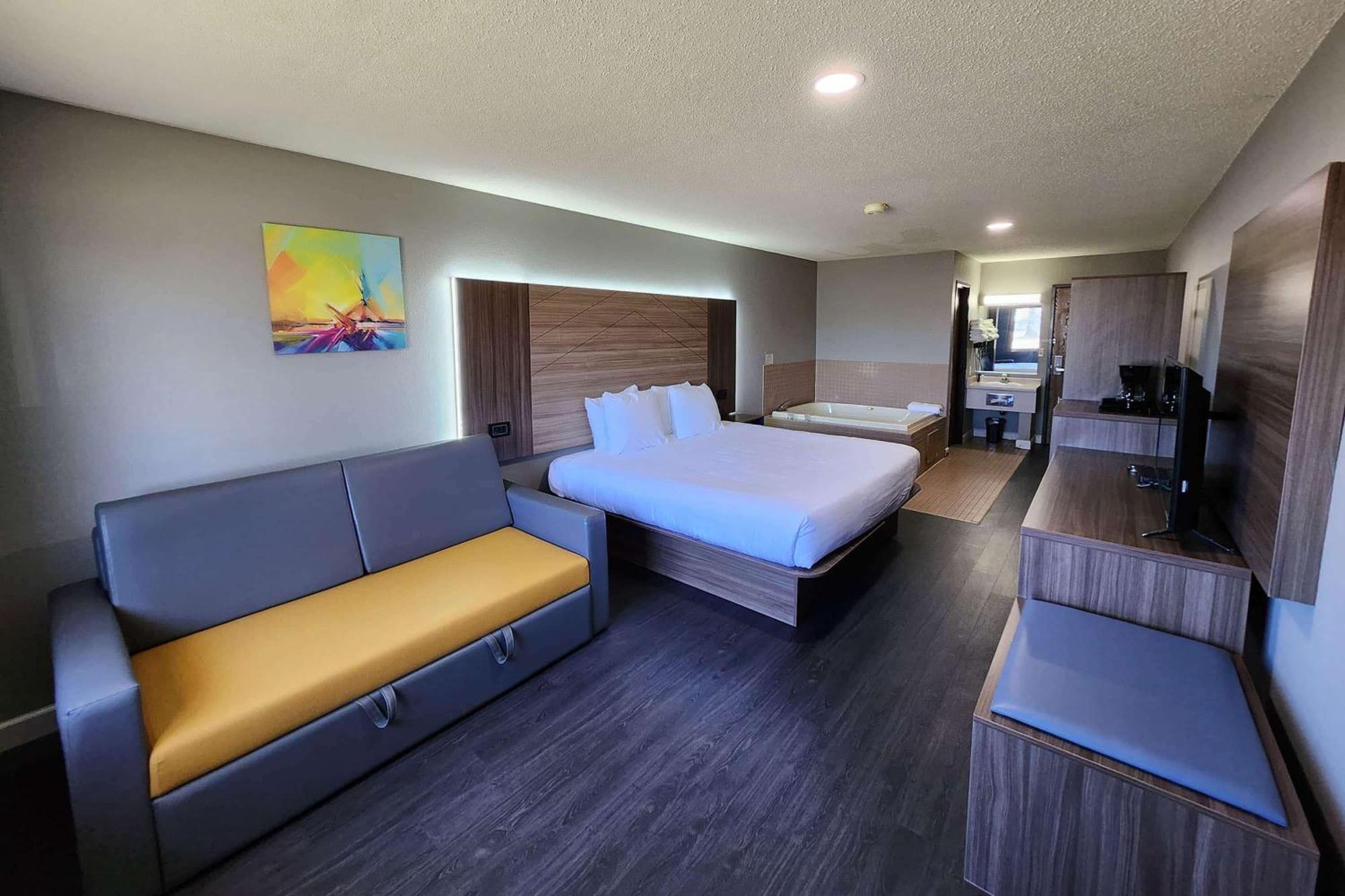 Super 8 By Wyndham Hayward Wi Motel Екстериор снимка