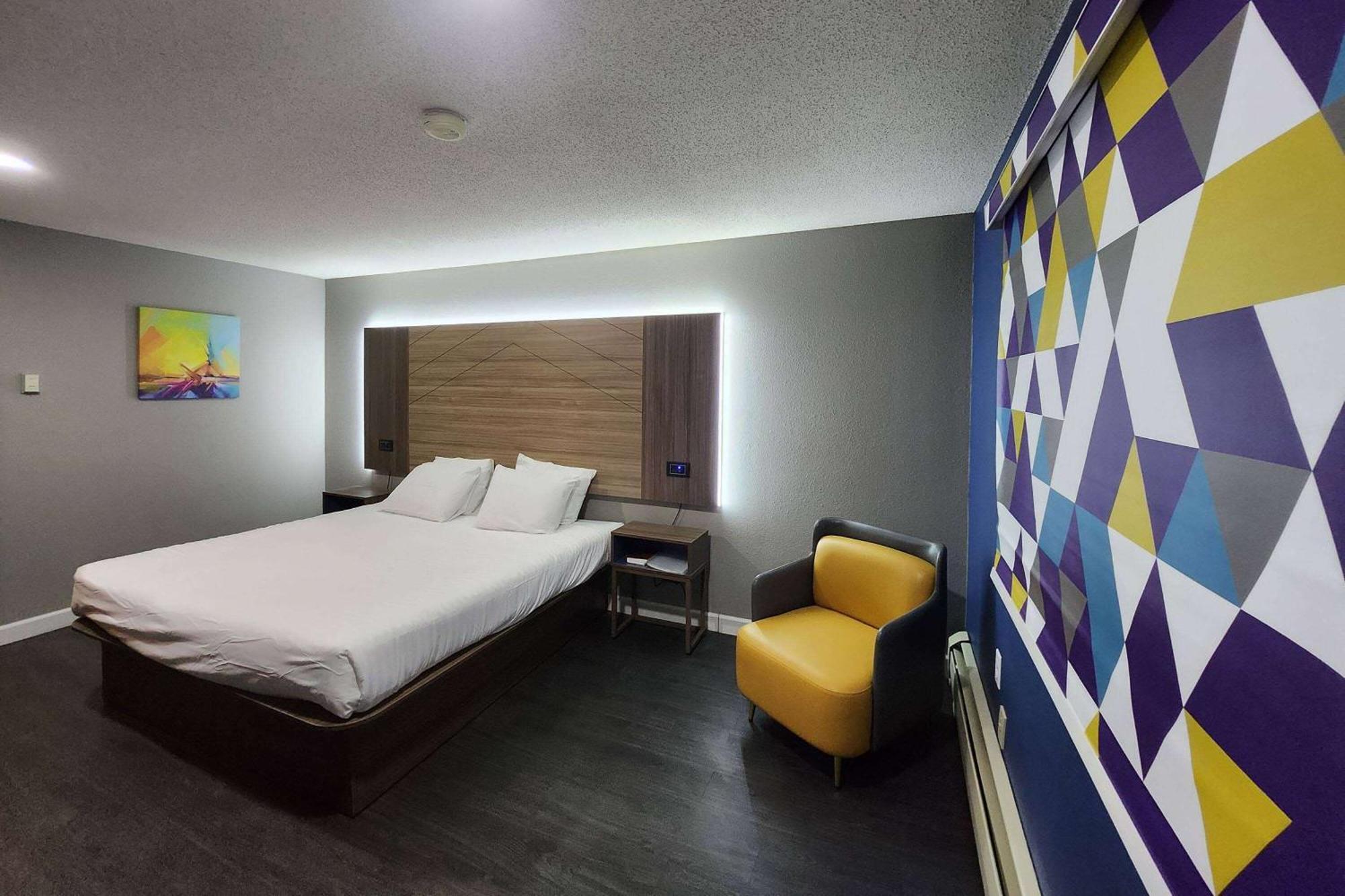Super 8 By Wyndham Hayward Wi Motel Екстериор снимка