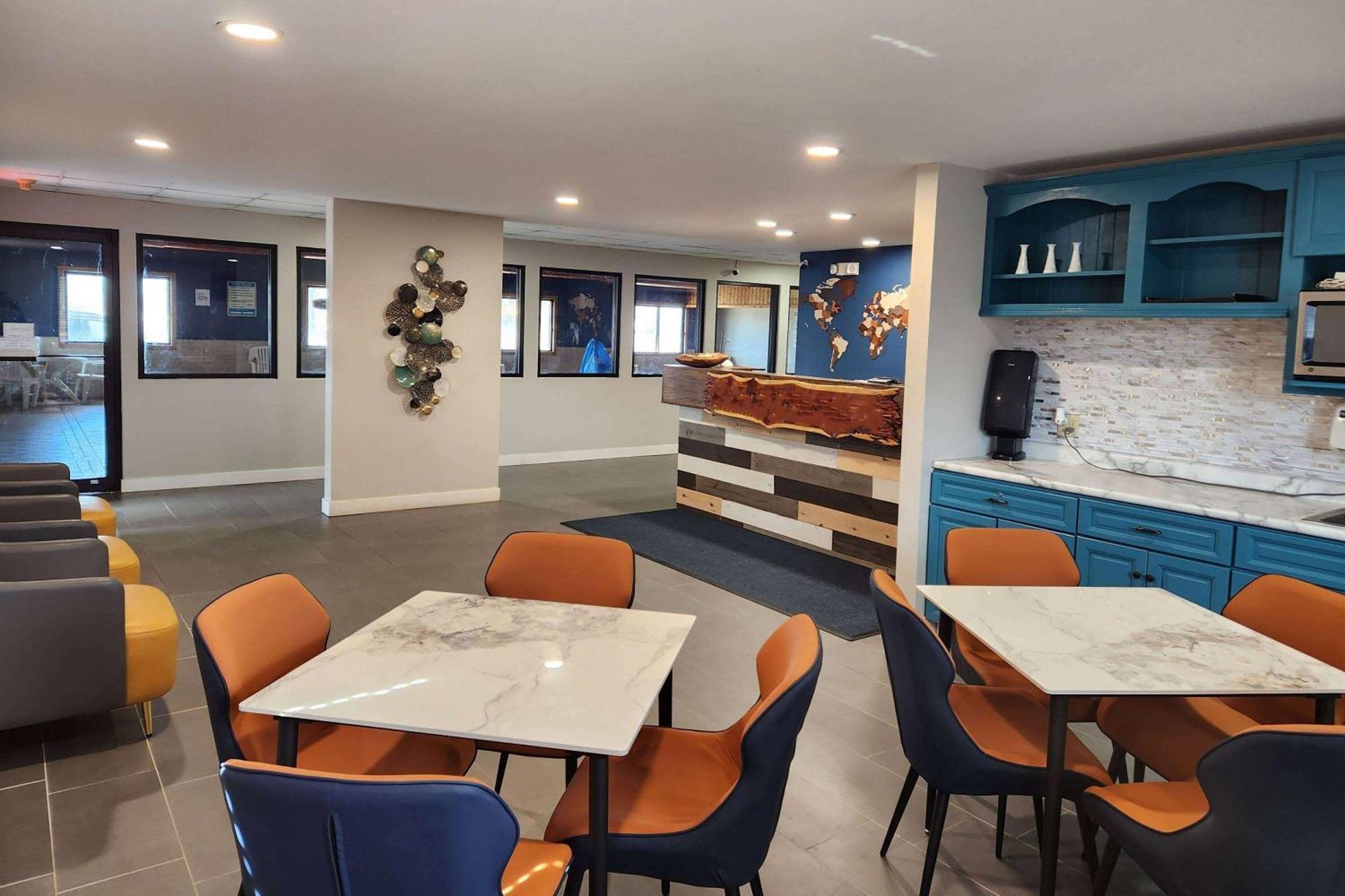 Super 8 By Wyndham Hayward Wi Motel Екстериор снимка