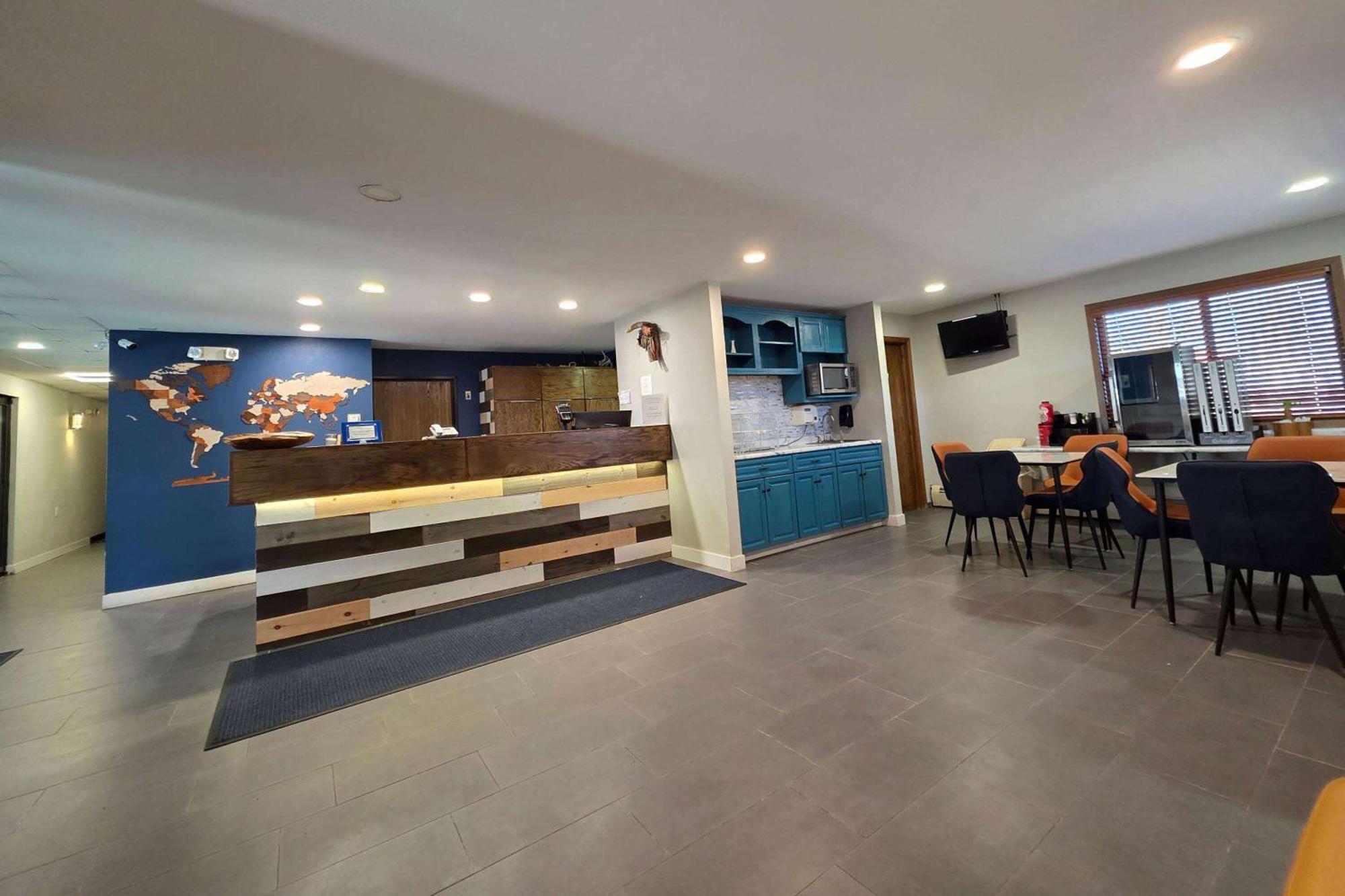 Super 8 By Wyndham Hayward Wi Motel Екстериор снимка