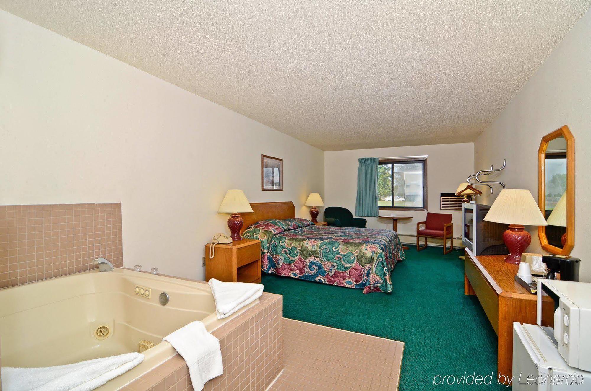 Super 8 By Wyndham Hayward Wi Motel Екстериор снимка