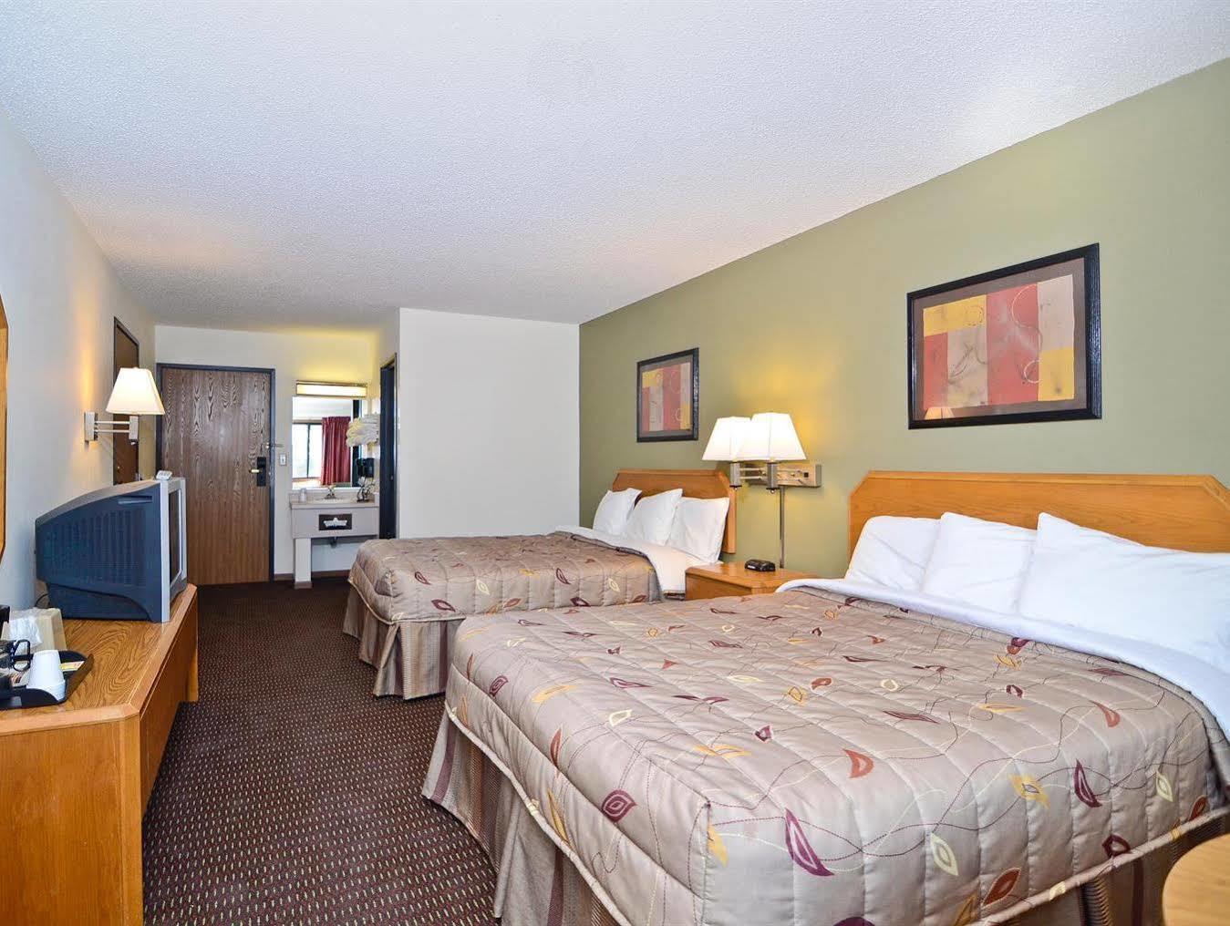 Super 8 By Wyndham Hayward Wi Motel Екстериор снимка