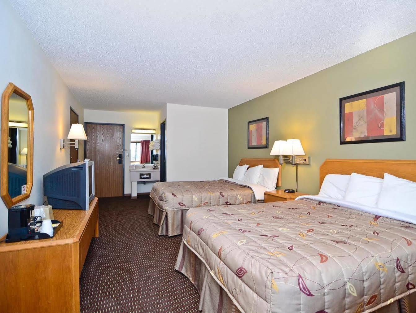 Super 8 By Wyndham Hayward Wi Motel Екстериор снимка